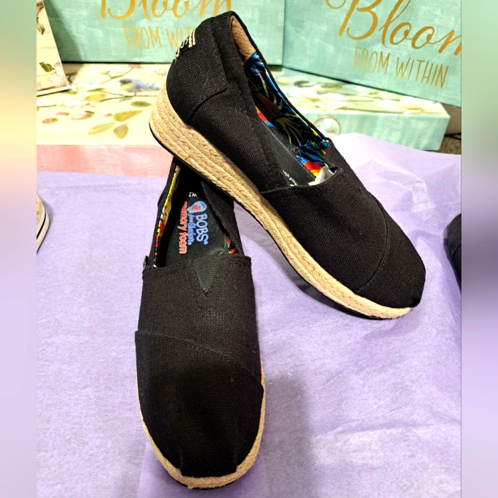Bobs by Sketchers, Slip-ons, W7 in very good condition